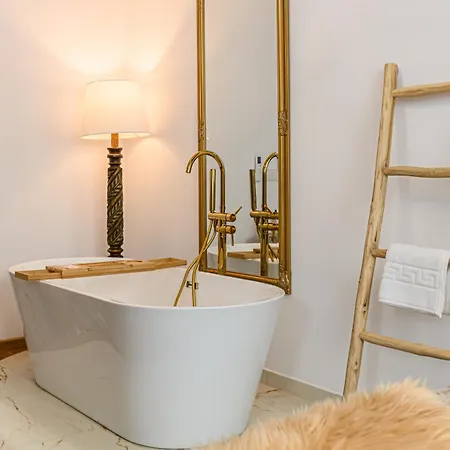 Mountain & Sunset View - Bathtub - Underground Parking *