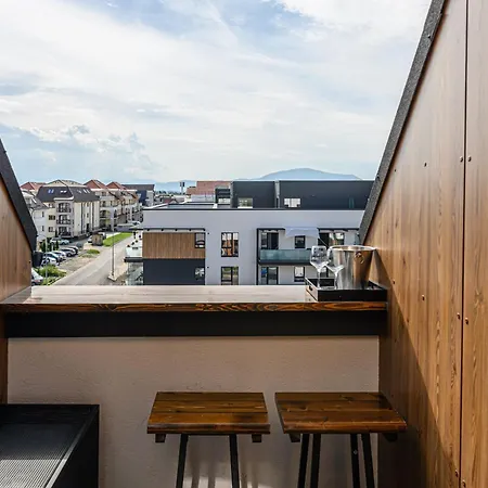 Mountain & Sunset View - Bathtub - Underground Parking Apartment
