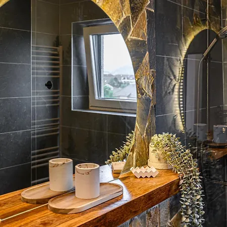 Apartment Mountain & Sunset View - Bathtub - Underground Parking *
